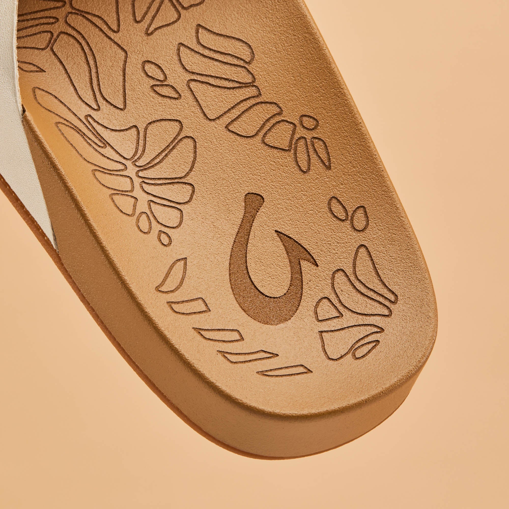 Kipe'a 'Olu Women's Slide Sandals - Puka / Tan - Image 5