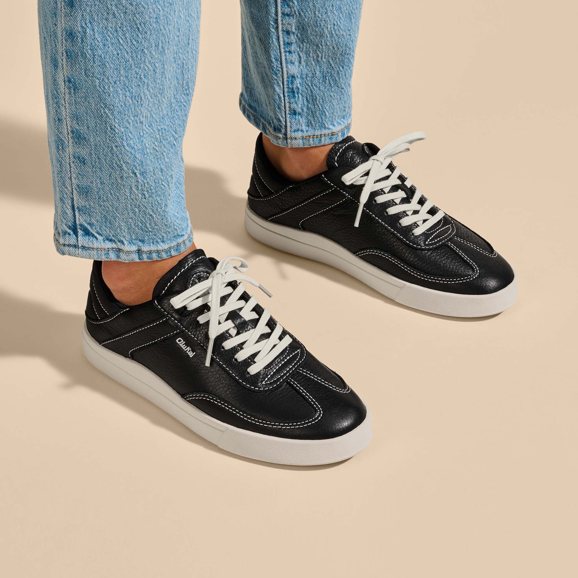 Ha 'upu Women's Leather Sneakers - Onyx - Image 2