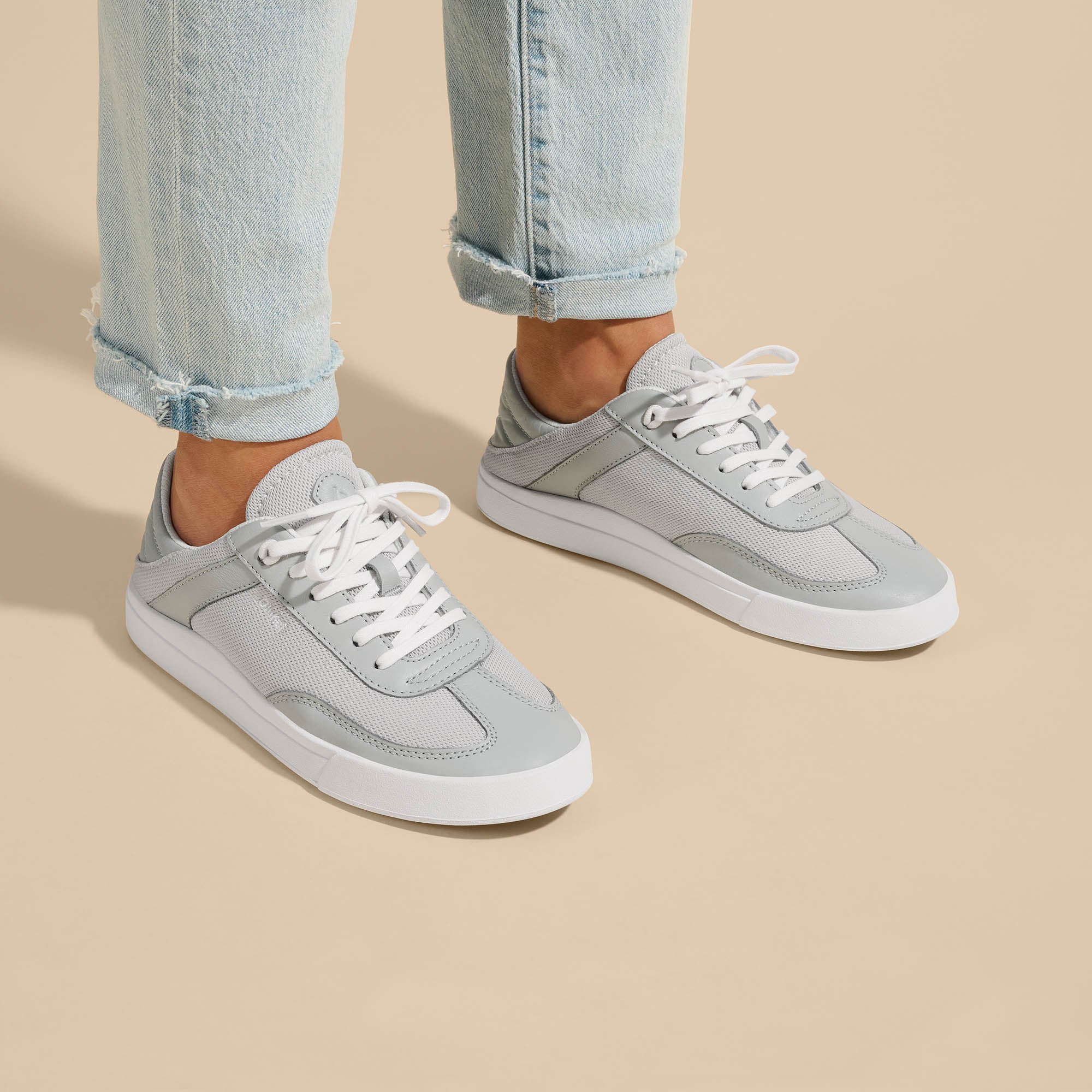Ha 'upu Hulu Women's Sneakers - Cloud Grey / Pale Grey - Image 2